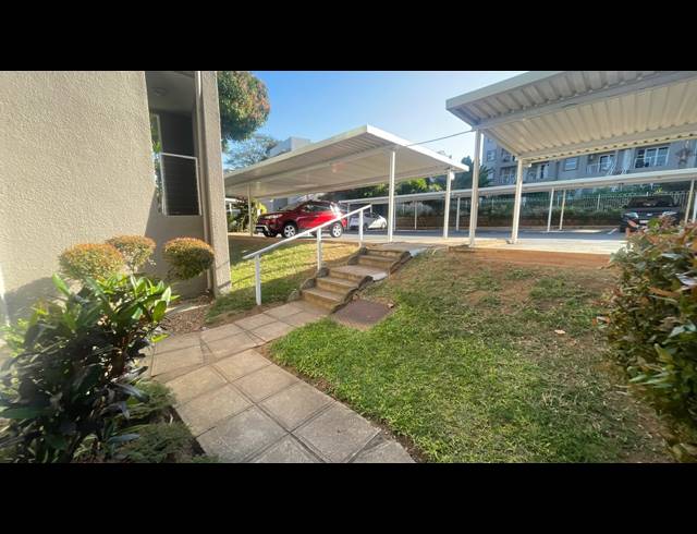 2 BEDROOM APARTMENT FOR SALE IN ESSENWOOD